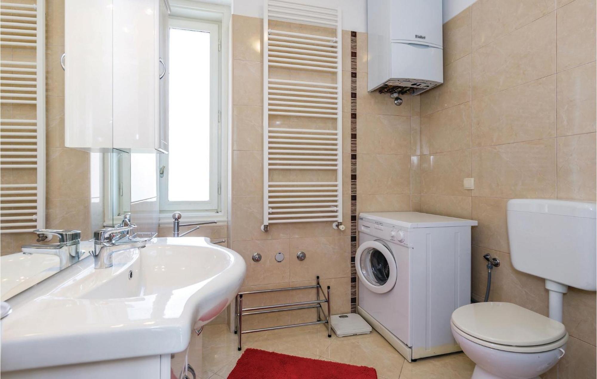 Gorgeous Apartment In Rijeka With Kitchen Zewnętrze zdjęcie